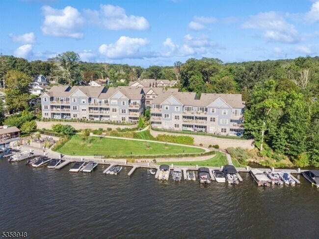 Foto del edificio - 504 Mariners Pointe
