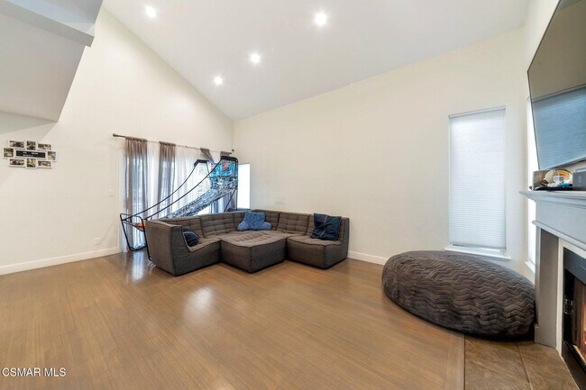 Foto del edificio - 8431 Faust Ave