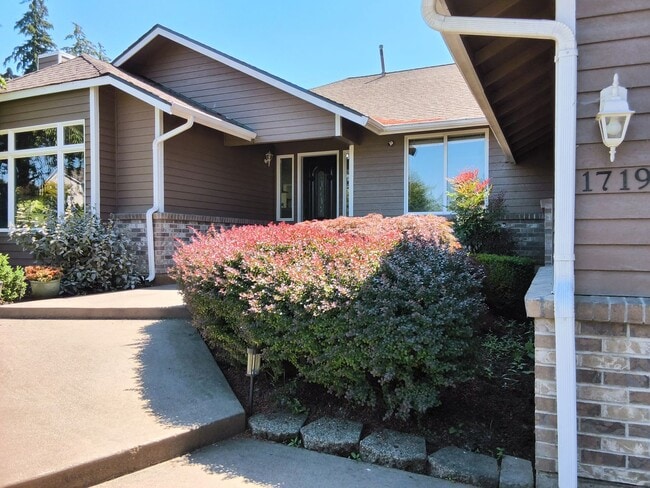 Building Photo - Edgewood Rambler