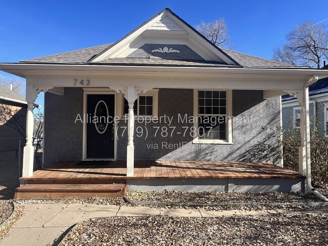 Photo - 743 North Walnut Street House