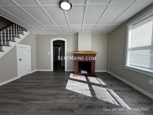 Building Photo - 7 Bennett Ave