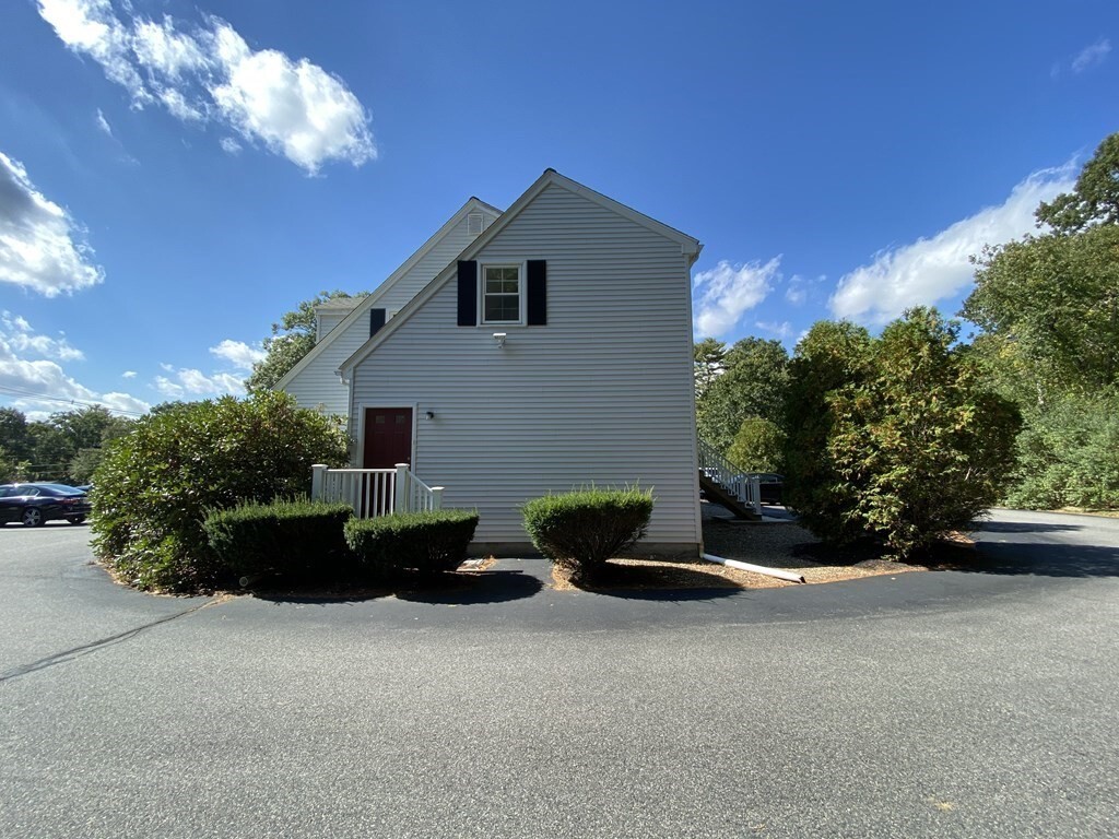 166 Schoosett St Unit LL, Pembroke, MA 02359 Room for Rent in