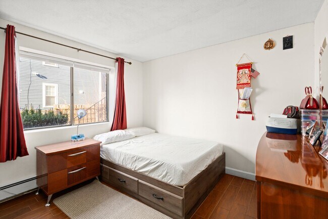 Foto del edificio - Minutes to Assembly Row - Highway Access - Off St. Parking - On Site Laundry - Storage - Update K...