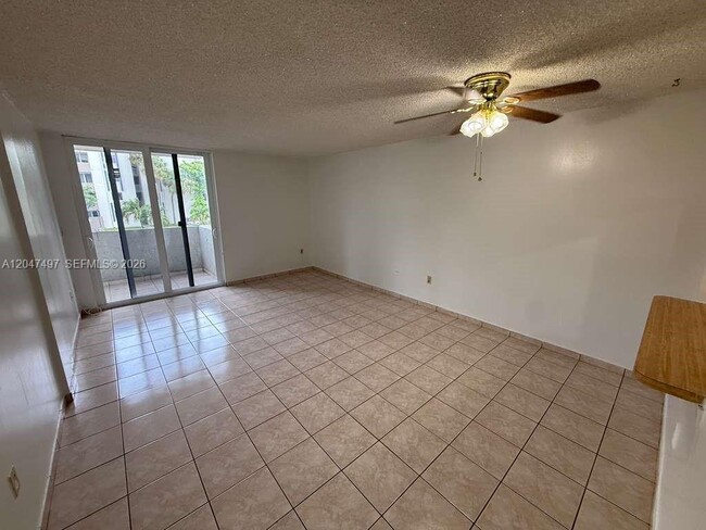 Building Photo - 10000 NW 80th Ct