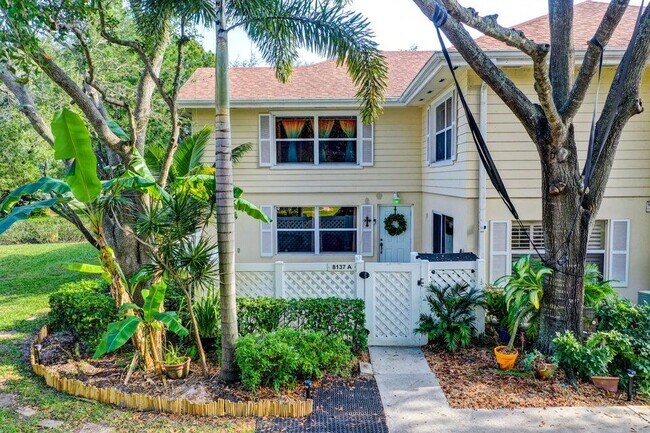 Foto del edificio - 8137 Bridgewater Ct