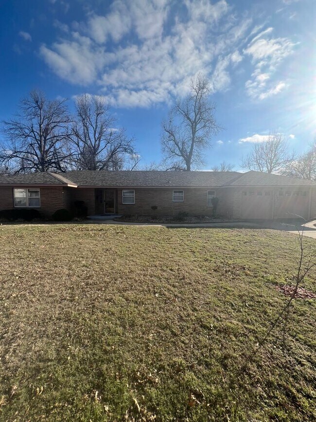 Photo - 1404 Melrose Dr House