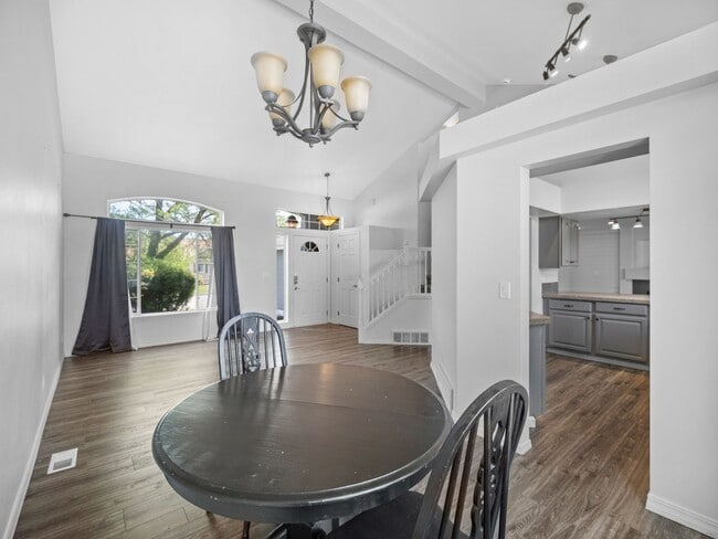 Foto del edificio - 4bedroom/3bath w/Garage/washer/dryer/fence...