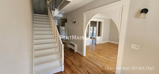 Building Photo - 206 Maine Ave
