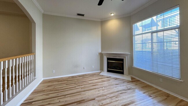 Foto del edificio - 5730 S Glennie Ln