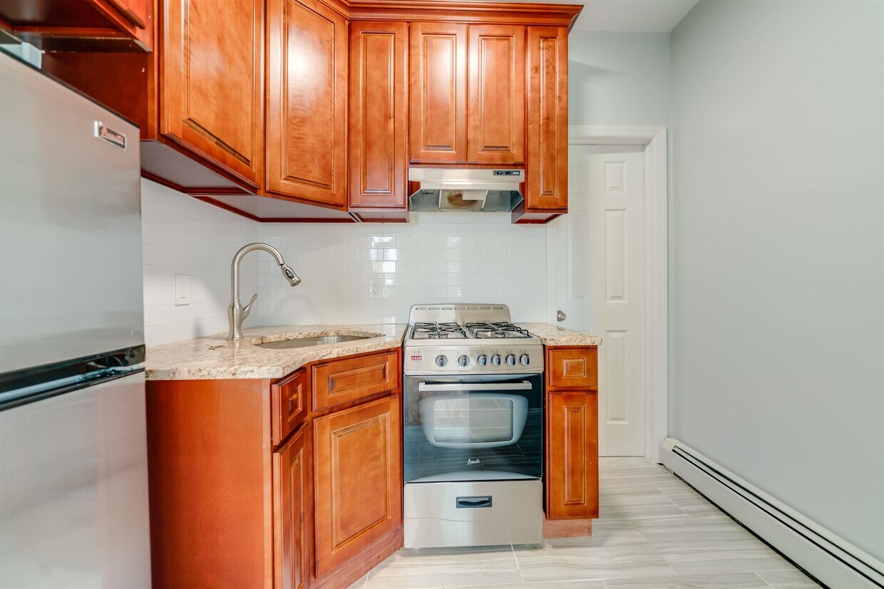 165 Hopkins Ave, Jersey City, NJ 07307 House Rental in Jersey City