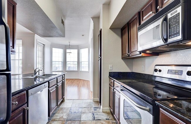 Kitchen - 7575 Kirby Dr