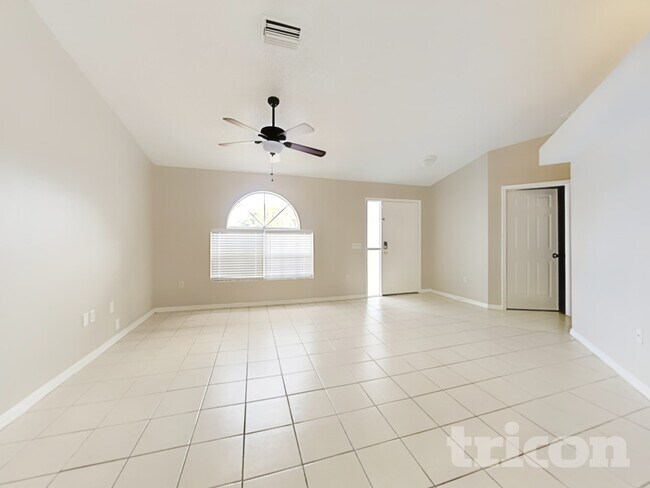 Building Photo - 10499 Little St