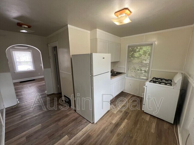 Foto del edificio - 8836 Graceland Ave