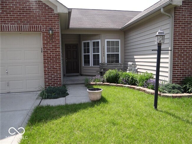 Building Photo - 12302 Sagamore Woods Dr