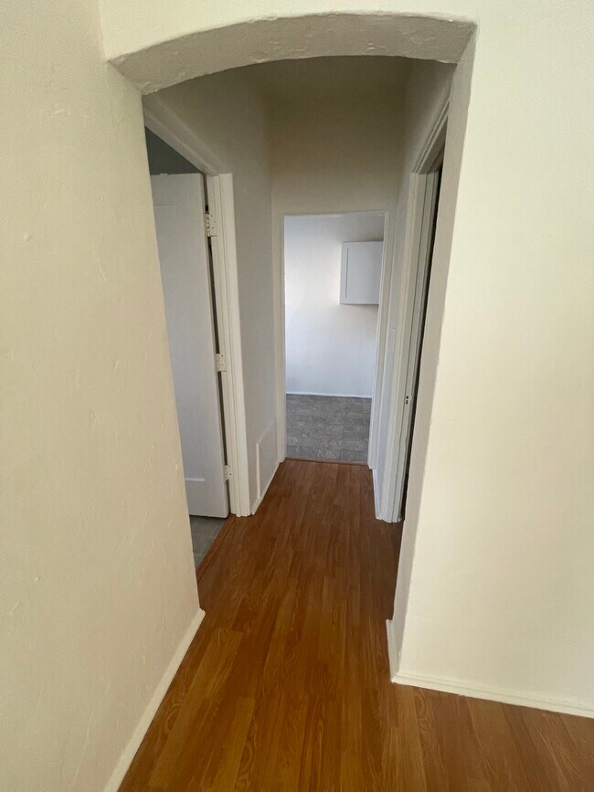 Building Photo - 439 N Van Ness Ave