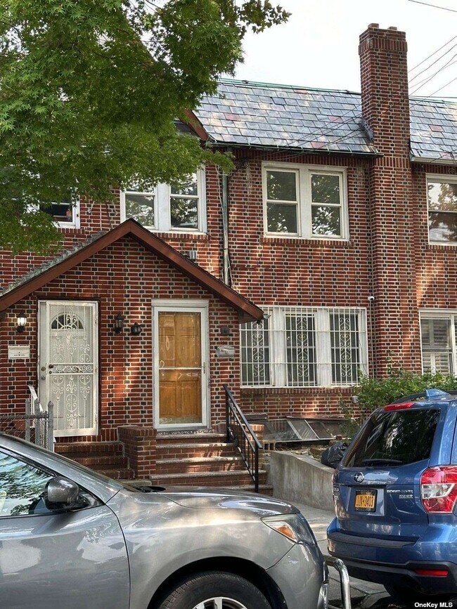 Building Photo - 150-03 Hoover Ave