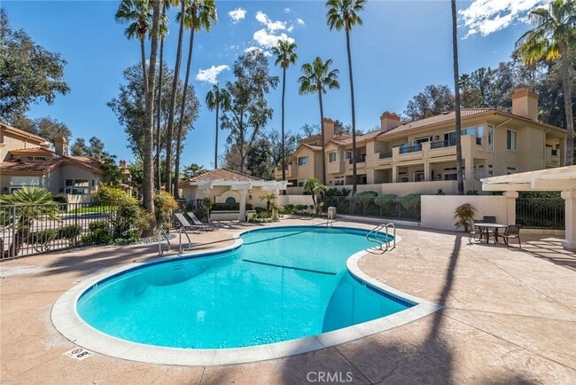 Piscina - 25855 McBean Pky
