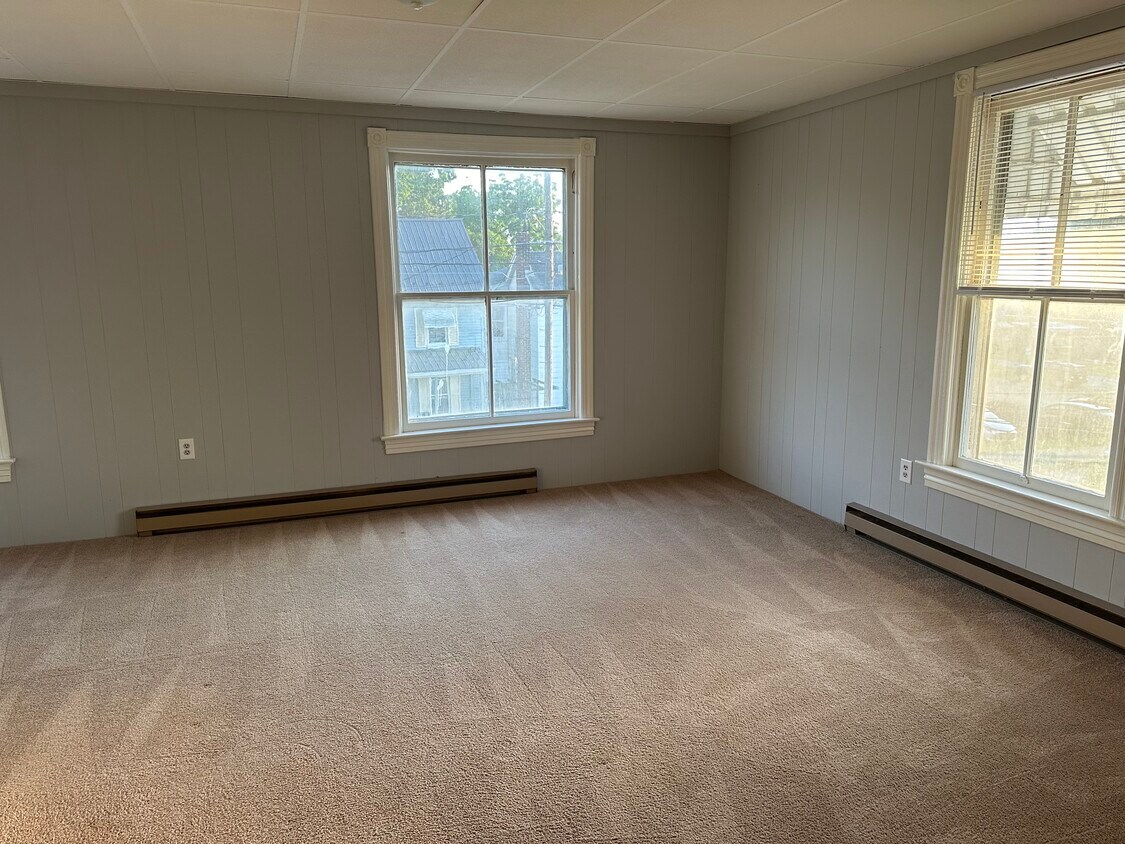 223 W North St Unit 225 2, Waynesboro, PA 17268 Apartments in Waynesboro, PA