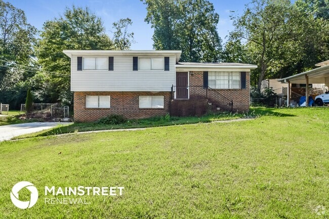 Building Photo - 2831 Creek Ln NE