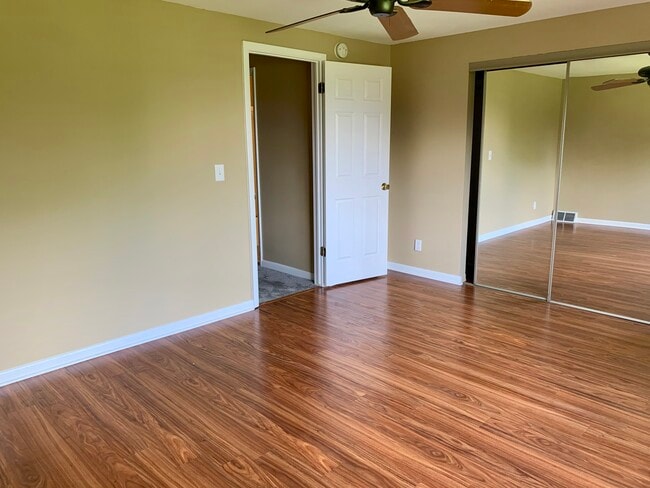 Building Photo - 8491 Bubbling Springs Dr