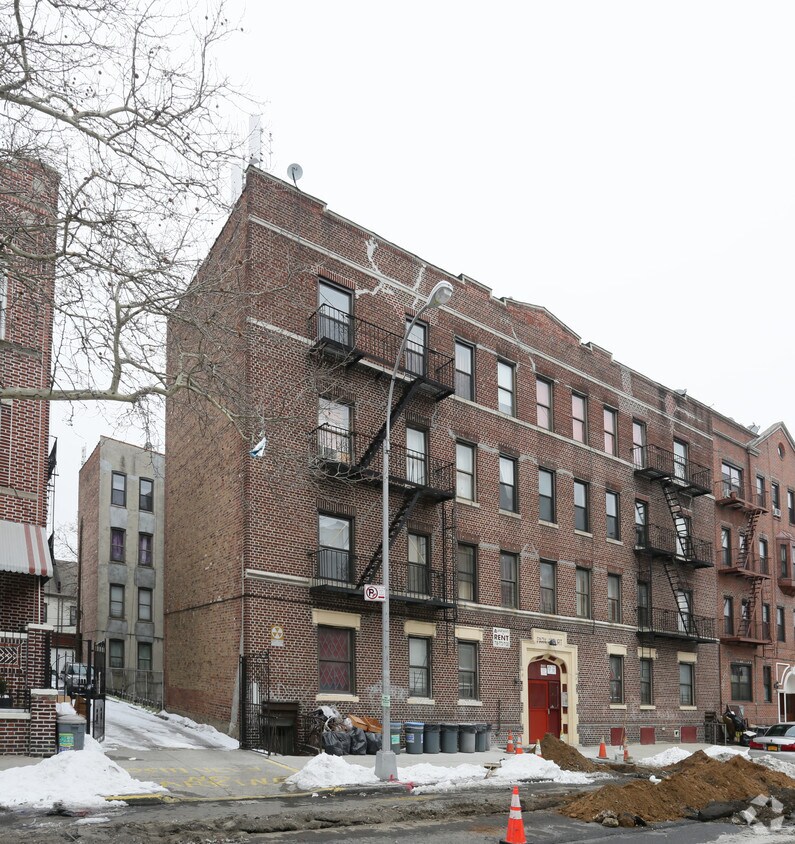 Primary Photo - 1539 Park Pl