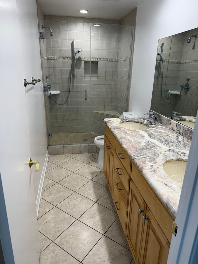 Foto del edificio - 4500 Whitsett Ave