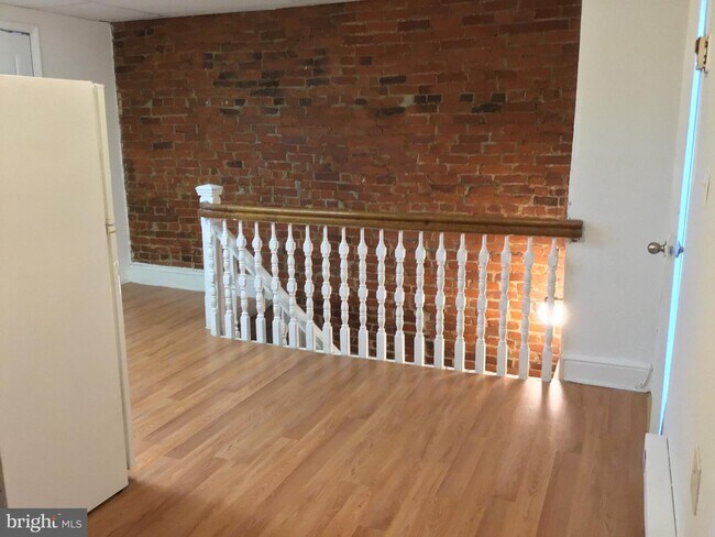 Foto del edificio - 613 N Jackson St