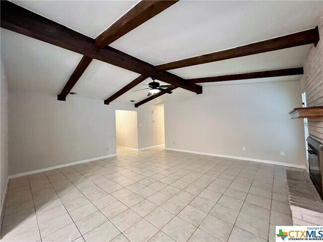 Building Photo - 947 Spring Hill Dr