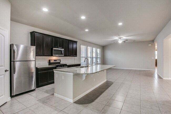 Building Photo - Located in Sienna in Round Rock!!  This Ho...