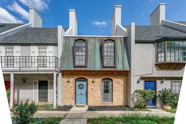 TERRELL HILLS TOWNHOUSE - TERRELL HILLS TOWNHOUSE