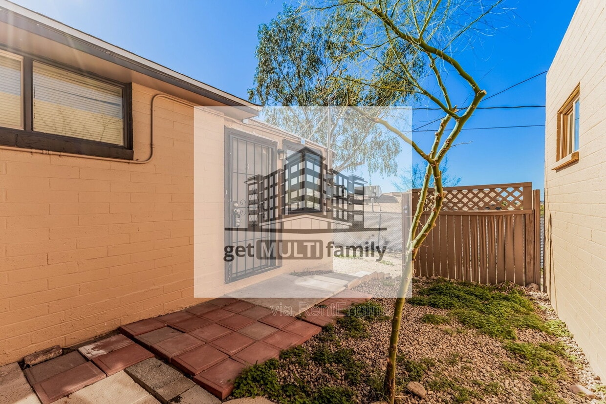 Photo - 1402 West Mercer Lane