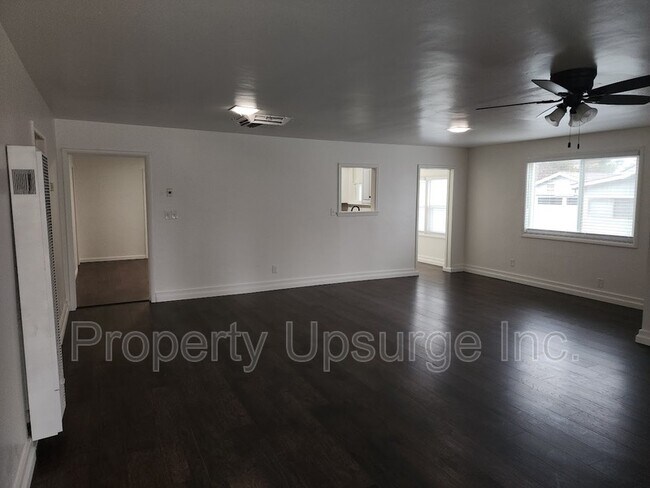 Building Photo - 2180 Kenyon Dr