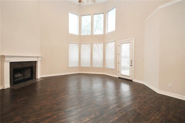 Building Photo - 11608 Spicewood Pkwy