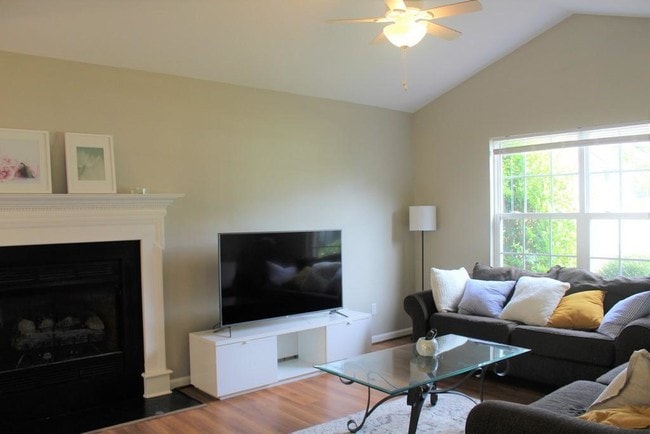 Building Photo - 620 S Sweetwater Hills Dr