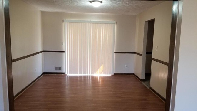 Foto del edificio - 8472 Sheridan Dr