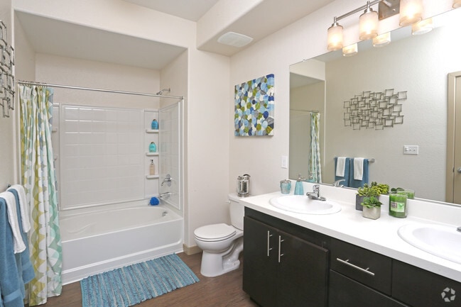 Baño modelo 1 - La Moraga Apartments