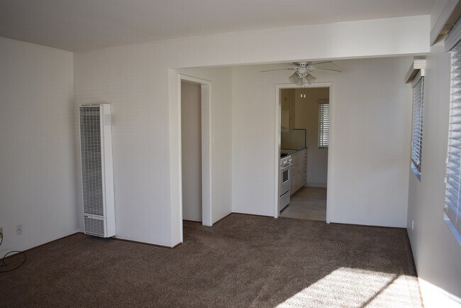 Foto del edificio - 830 C Ave