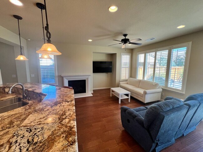 Building Photo - 1180 W Del Webb Pkwy