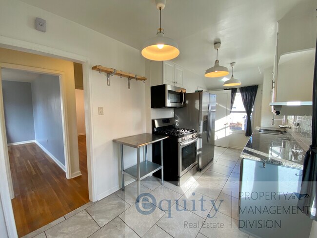 Foto del edificio - 2737 Lake St