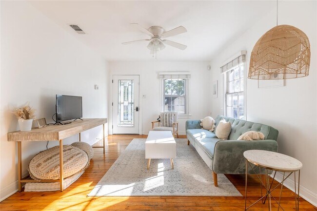 Foto del edificio - 1028 E 43rd St