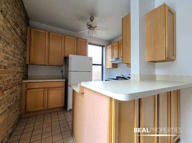 Foto del edificio - 2 bedroom in CHICAGO IL 60610