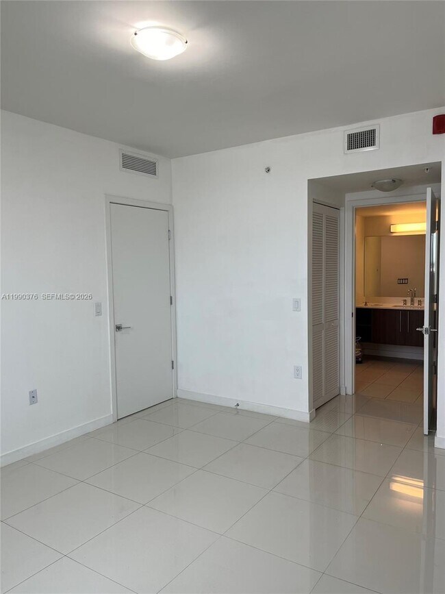 Foto del edificio - 7661 NW 107th Ave