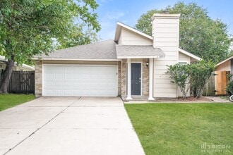 Building Photo - 17803 Glenmark Dr