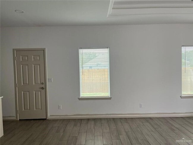 Building Photo - 1509 Shavano Dr