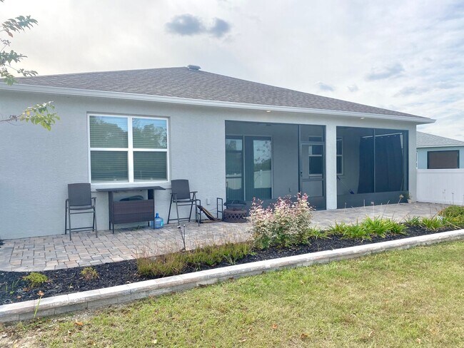 Foto del edificio - Three Bedroom Home In Gated 55+ Exclusive Community