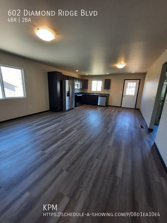 Building Photo - 4 BED | 2 BATH | DOUBLE GARAGE | RAPID VALLEY