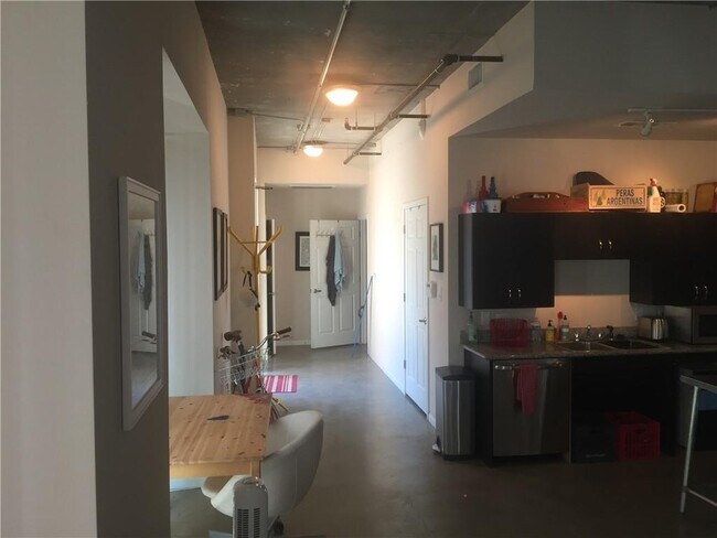 Foto del edificio - 1401 E 4th St