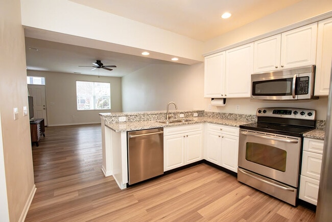 Building Photo - 1656 Nature Dr