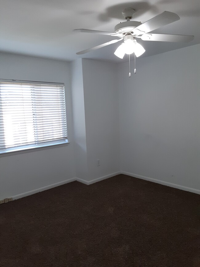 Large Master Bedroom - 2046 Lucas Lane
