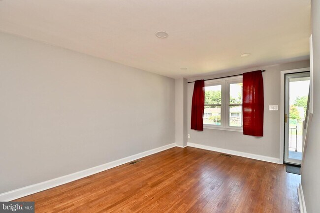 Foto del edificio - 3647 Mactavish Ave